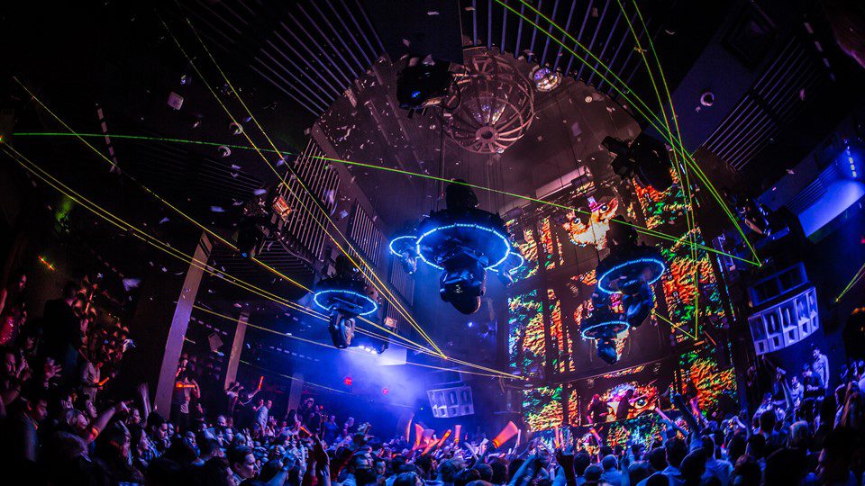 How Do You Get On A Las Vegas Club Guest List?